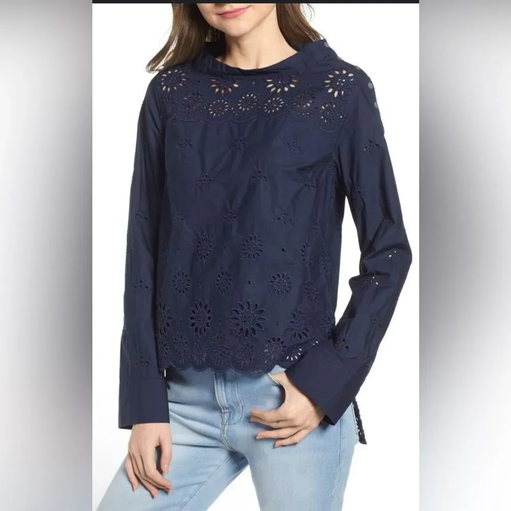 J.Crew Funnel neck Eyelet high Low Top navy blue Size 2 Tall ( XS TALL) EUC